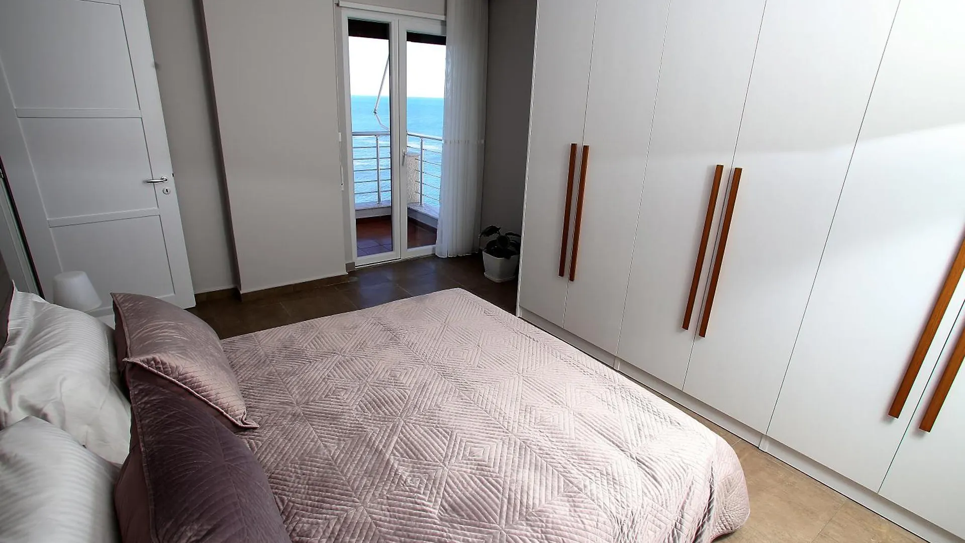 Nova Sea View Apartments Durrës Albania