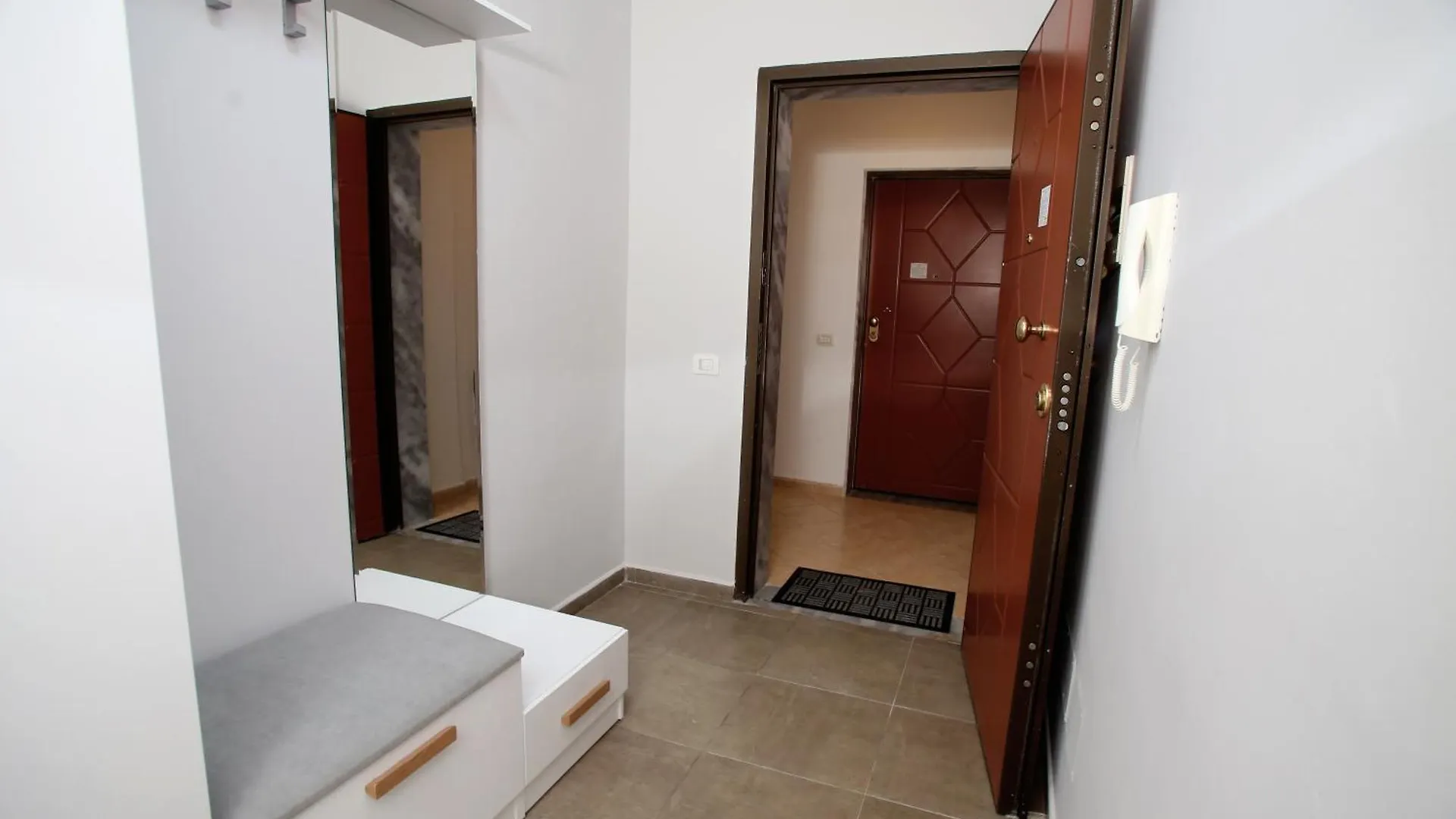 Nova Sea View Apartments Durrës 0*,  Albania